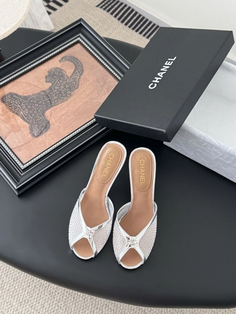 Comfortable Chxnxl Sandals 121908