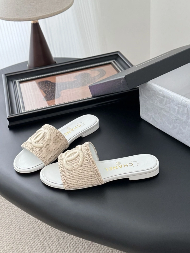Chxnxl Slippers WellDesigned 121816