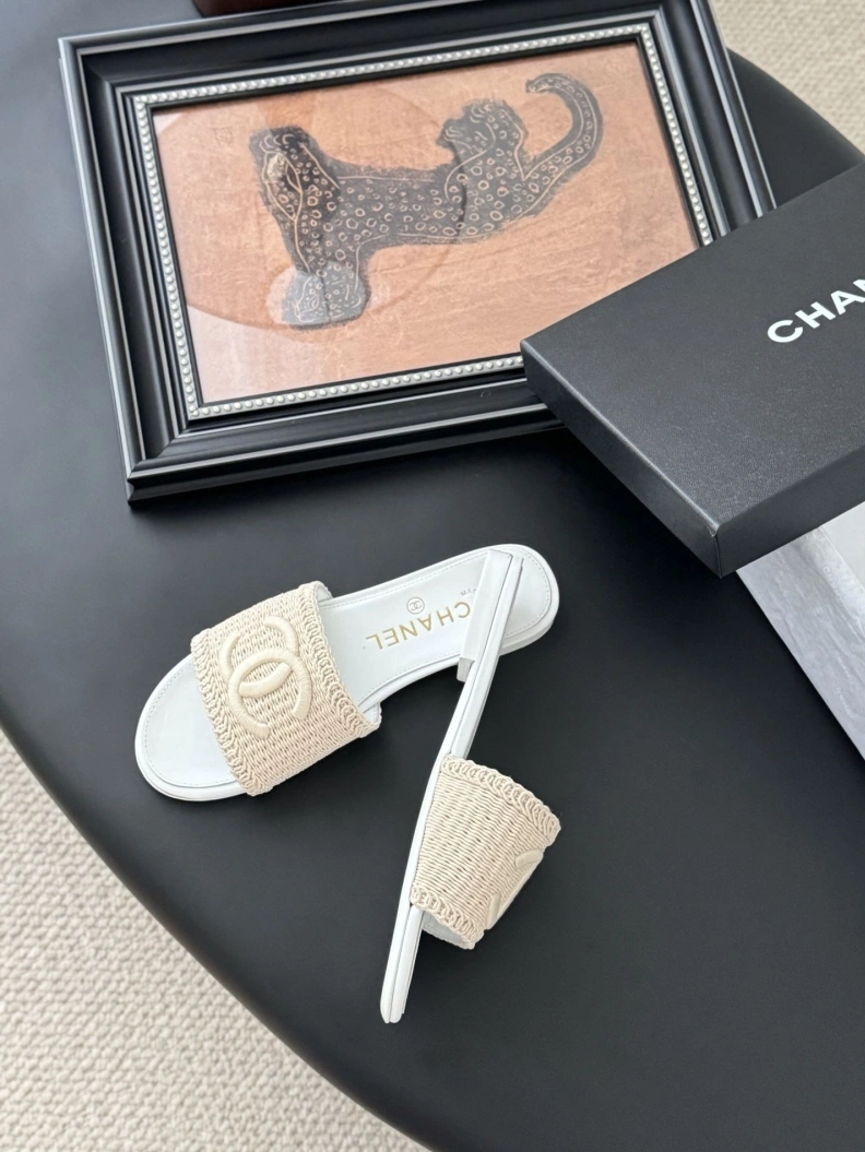 Chxnxl Slippers WellDesigned 121816
