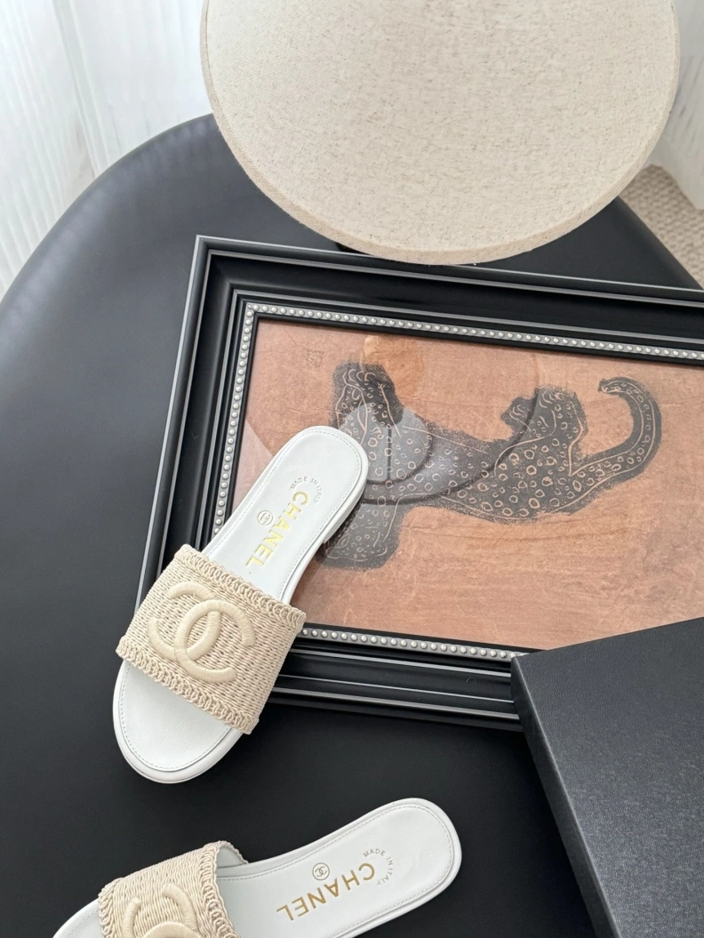 Chxnxl Slippers WellDesigned 121816