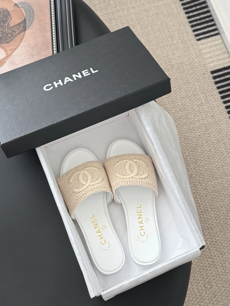 Chxnxl Slippers WellDesigned 121816