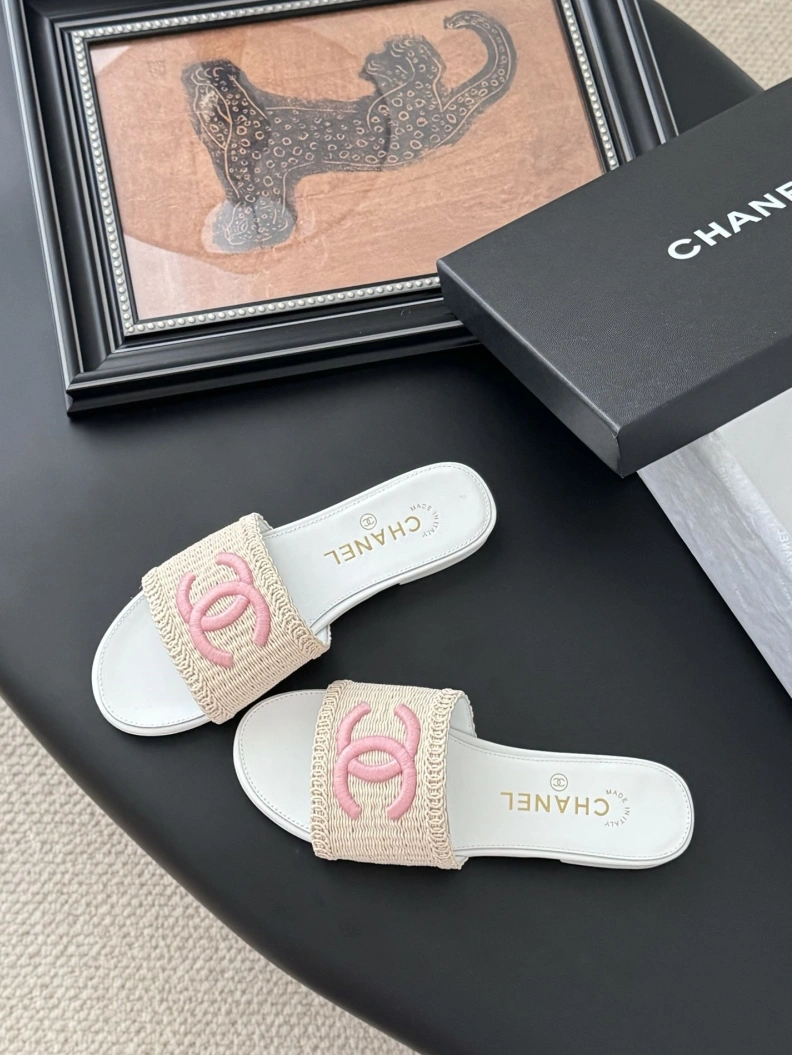 Cozy Chxnxl Slippers 121809
