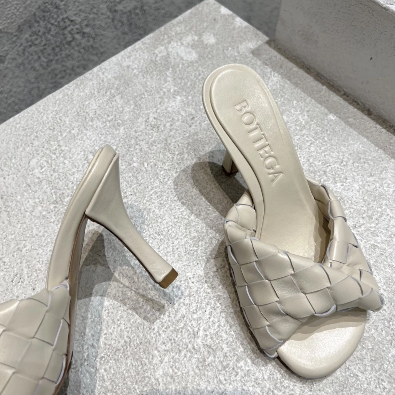 Sleek Bxttxga Vxnxta Slippers 112768