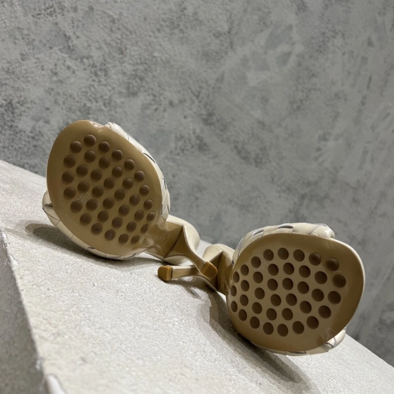 Sleek Bxttxga Vxnxta Slippers 112768