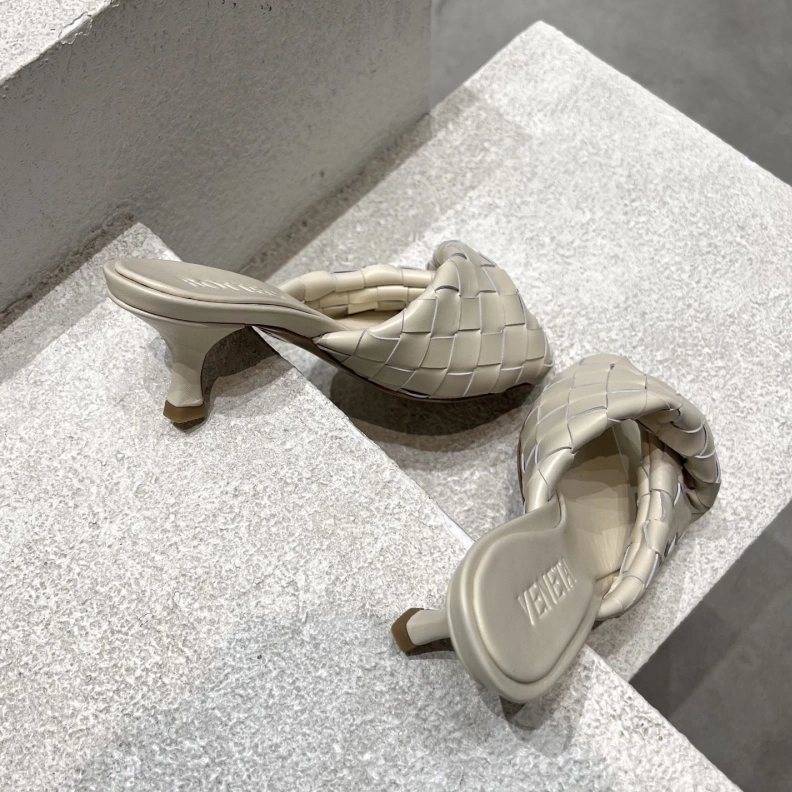 Resilient Bxttxga Vxnxta Slippers 112769