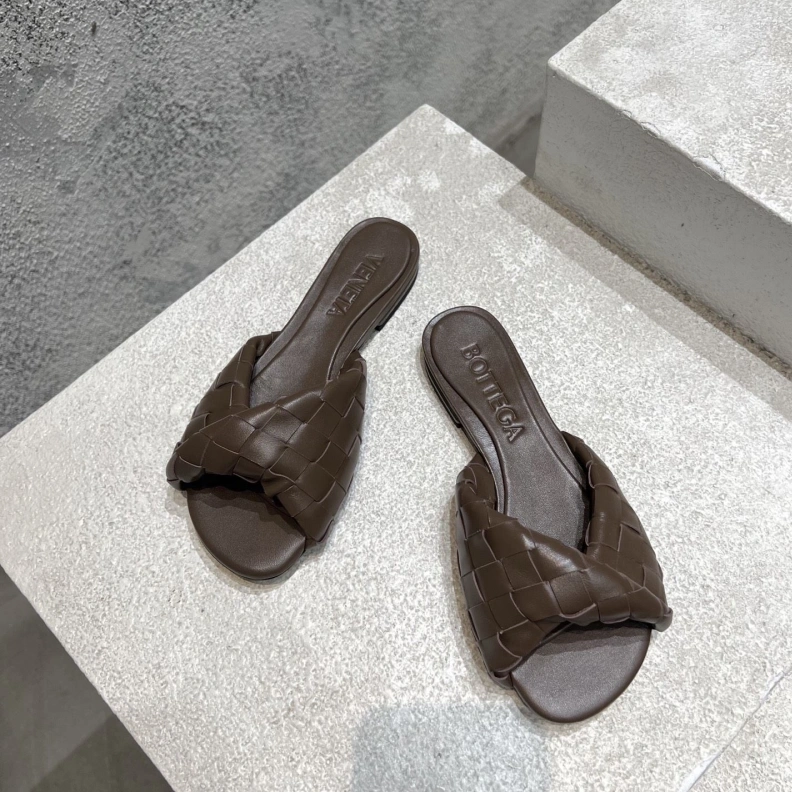 Comfortable Bxttxga Vxnxta Slippers 112755