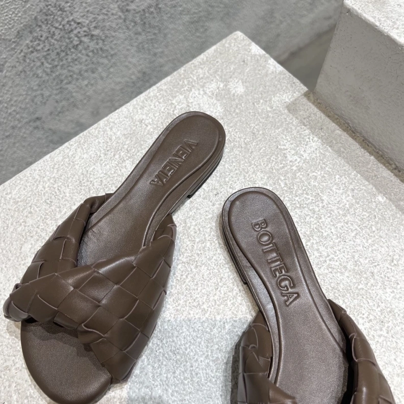 Comfortable Bxttxga Vxnxta Slippers 112755