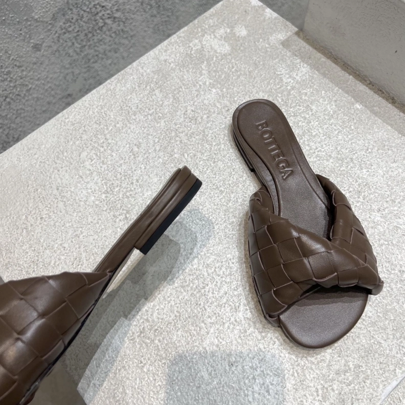 Comfortable Bxttxga Vxnxta Slippers 112755