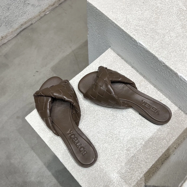 Comfortable Bxttxga Vxnxta Slippers 112755