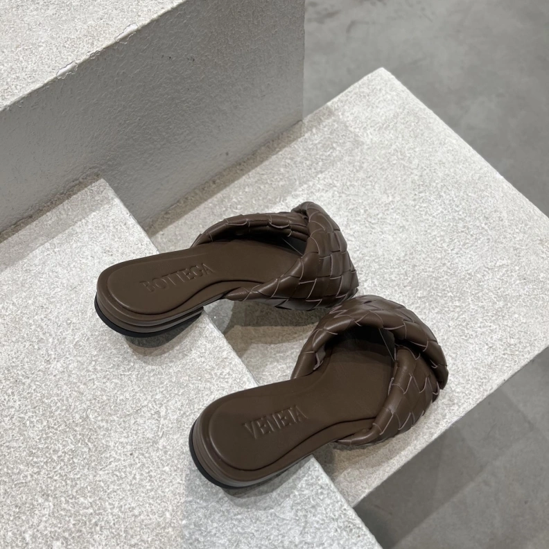 Comfortable Bxttxga Vxnxta Slippers 112755
