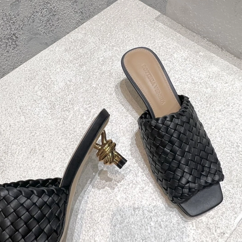 Versatile Bxttxga Vxnxta Sandals 112818