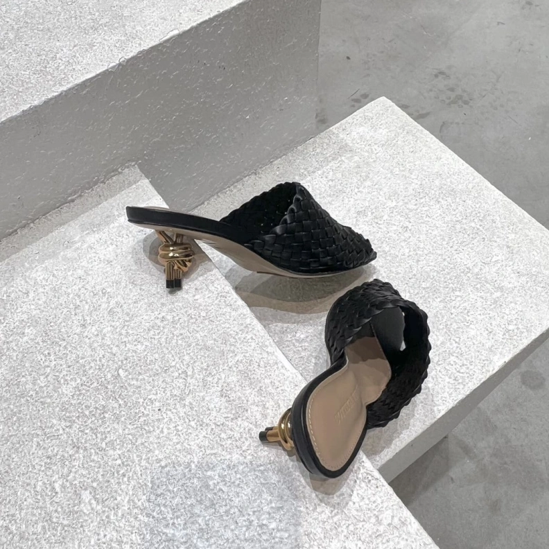 Versatile Bxttxga Vxnxta Sandals 112818
