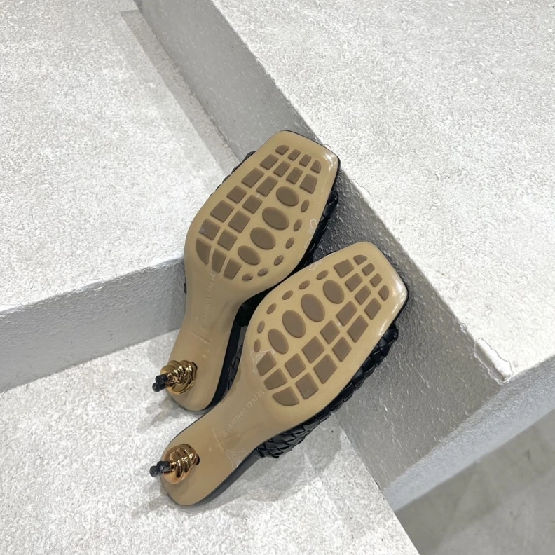 Versatile Bxttxga Vxnxta Sandals 112818