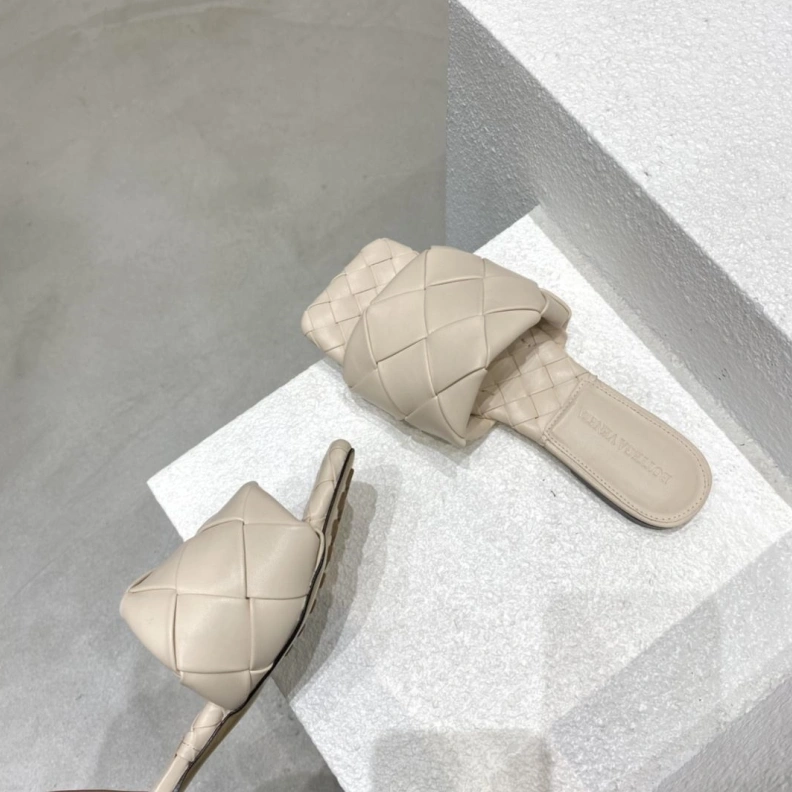Comfortable Bxttxga Vxnxta Slippers 112747
