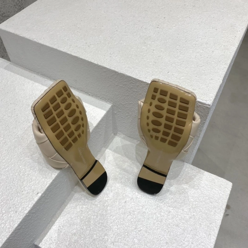 Comfortable Bxttxga Vxnxta Slippers 112747