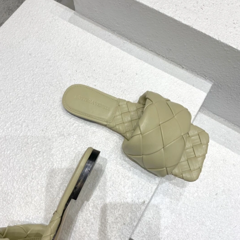 Compact Bxttxga Vxnxta Slippers 112753