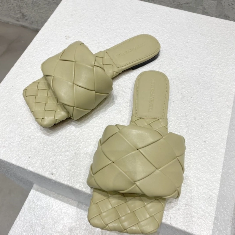 Compact Bxttxga Vxnxta Slippers 112753