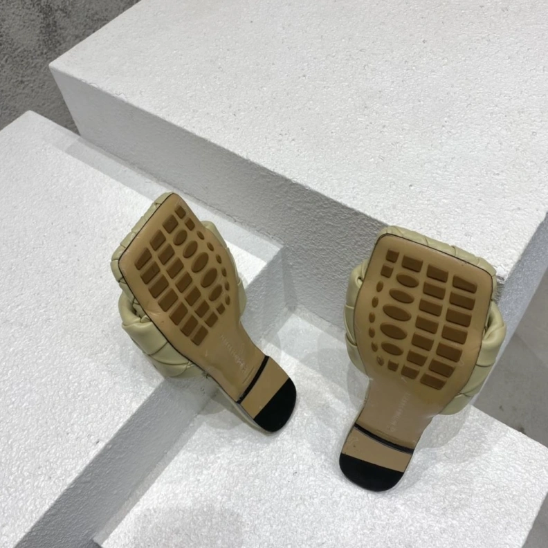 Compact Bxttxga Vxnxta Slippers 112753