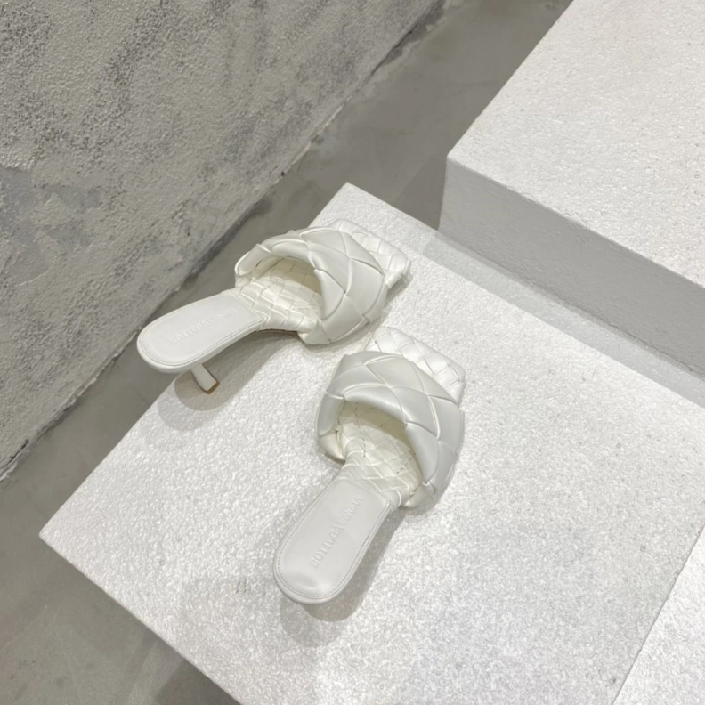 WellDesigned Bxttxga Vxnxta Slippers 112728
