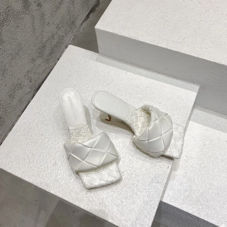 WellDesigned Bxttxga Vxnxta Slippers 112728