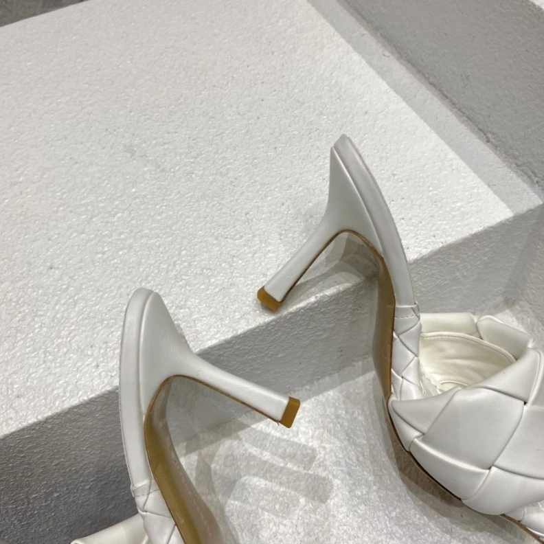 WellDesigned Bxttxga Vxnxta Slippers 112728