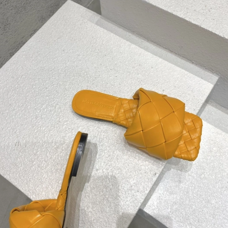 Efficient Bxttxga Vxnxta Slippers 112719