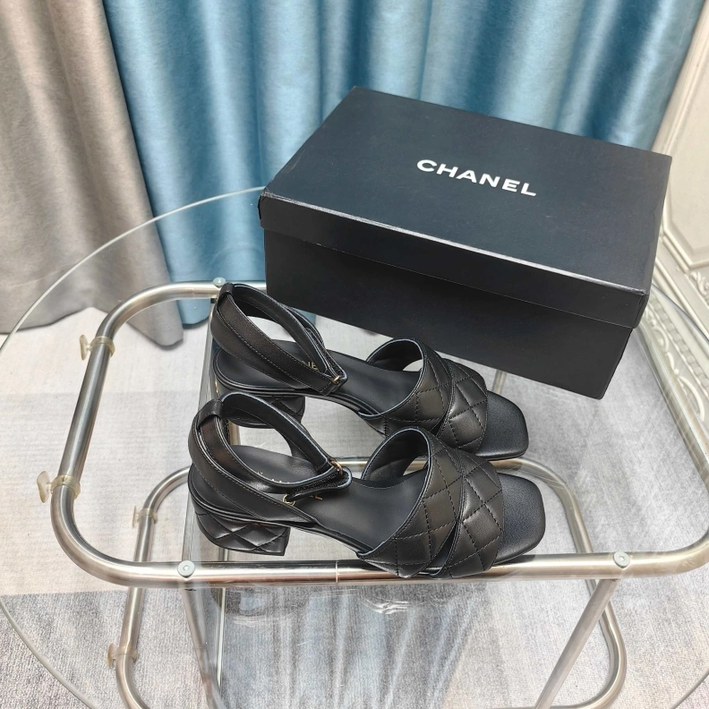Compact Chxnxl Sandals 121946