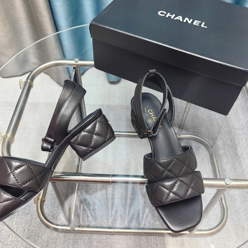 Compact Chxnxl Sandals 121946
