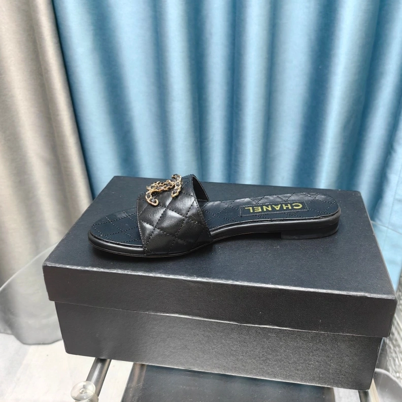 Chxnxl Slippers Compact 121815