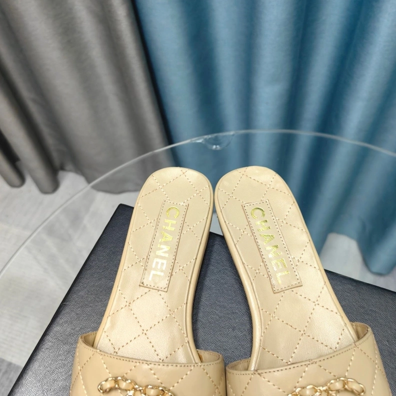 AllSeason Chxnxl Slippers 121813