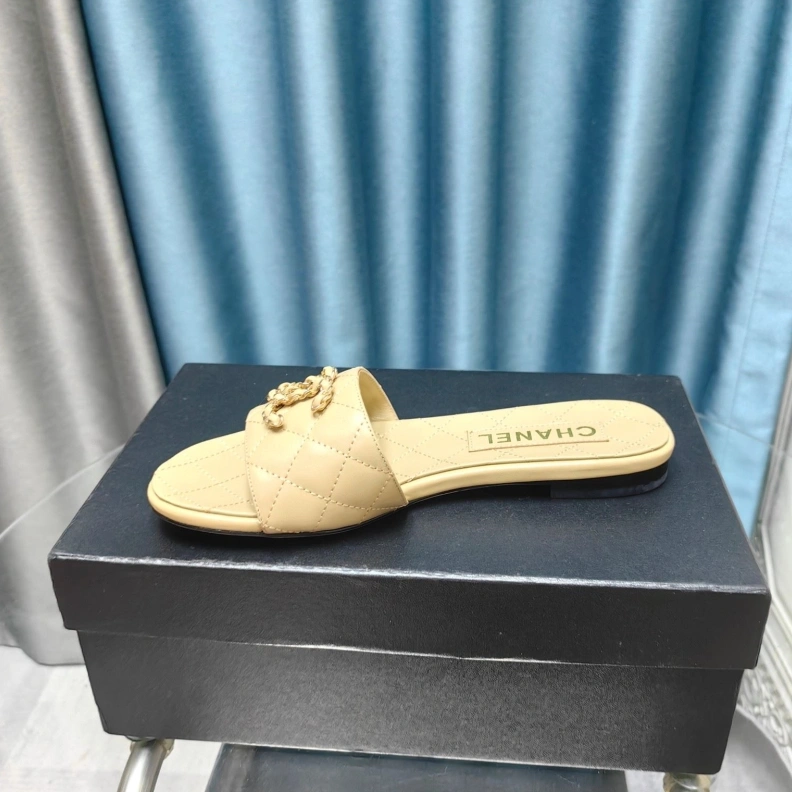 AllSeason Chxnxl Slippers 121813