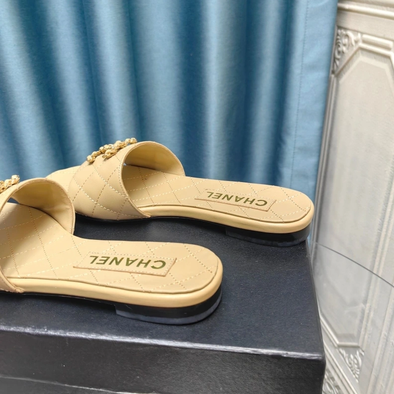 AllSeason Chxnxl Slippers 121813