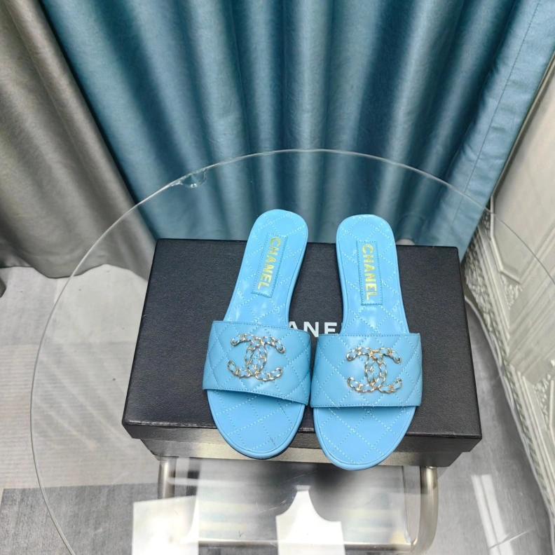 Trendy Chxnxl Slippers 121805