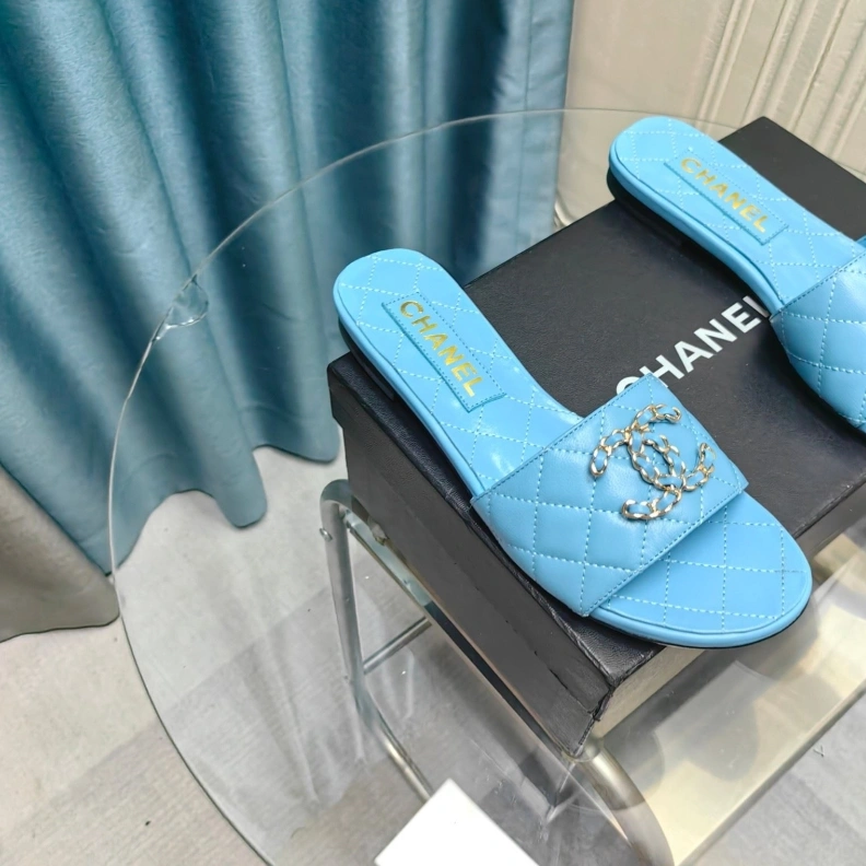 Trendy Chxnxl Slippers 121805