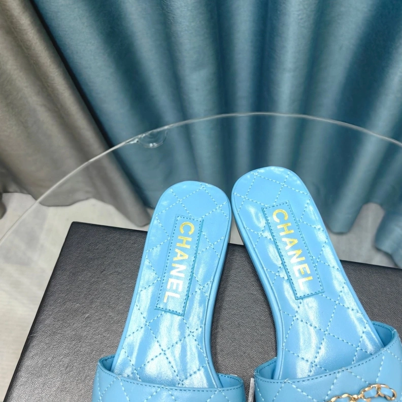 Trendy Chxnxl Slippers 121805