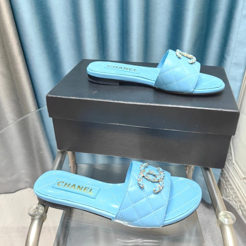 Trendy Chxnxl Slippers 121805