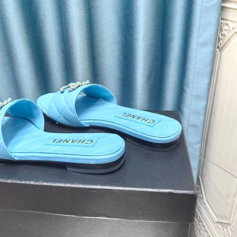 Trendy Chxnxl Slippers 121805