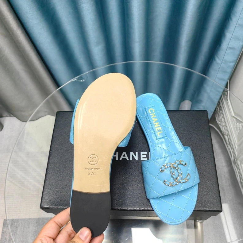 Trendy Chxnxl Slippers 121805