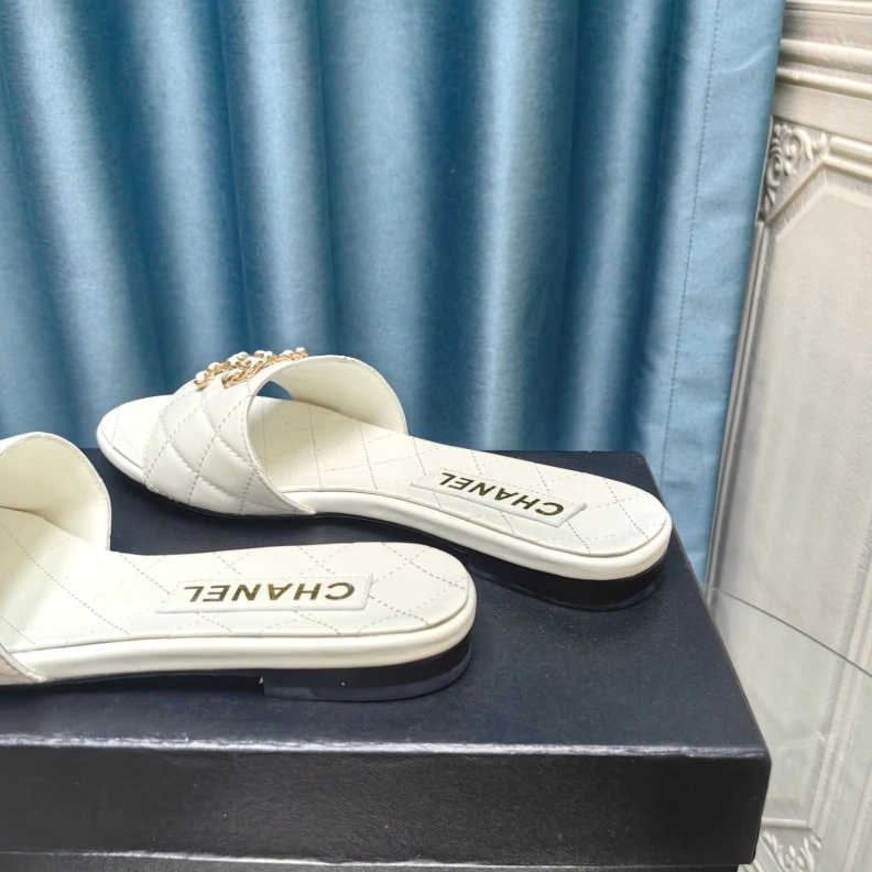 Chxnxl Slippers Refined 121802