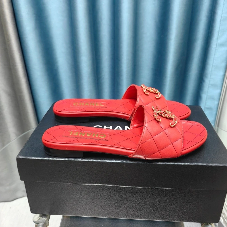Fashionable Chxnxl Slippers 121818
