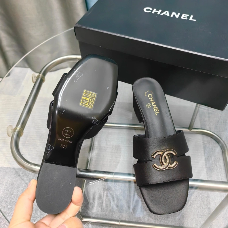 Chxnxl Slippers GoAnywhere 121822