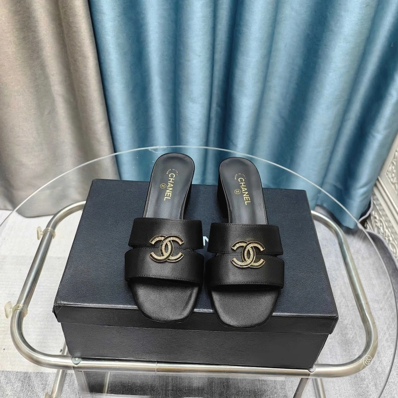 Chxnxl Slippers GoAnywhere 121822