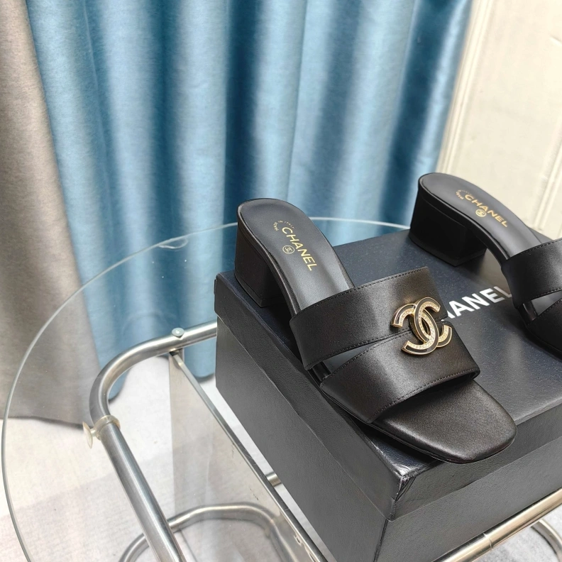 Chxnxl Slippers GoAnywhere 121822
