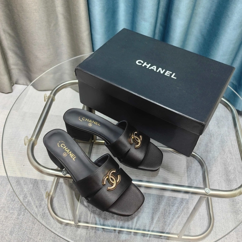Chxnxl Slippers GoAnywhere 121822