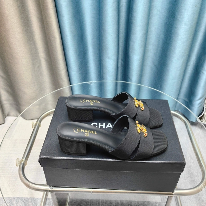 Chxnxl Slippers Refined 121801