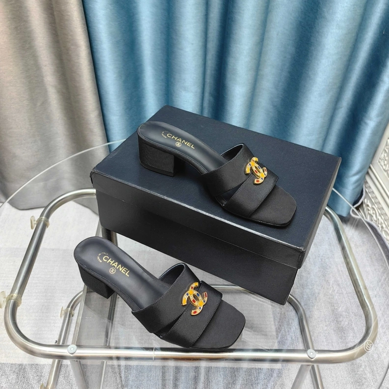 Chxnxl Slippers Refined 121801