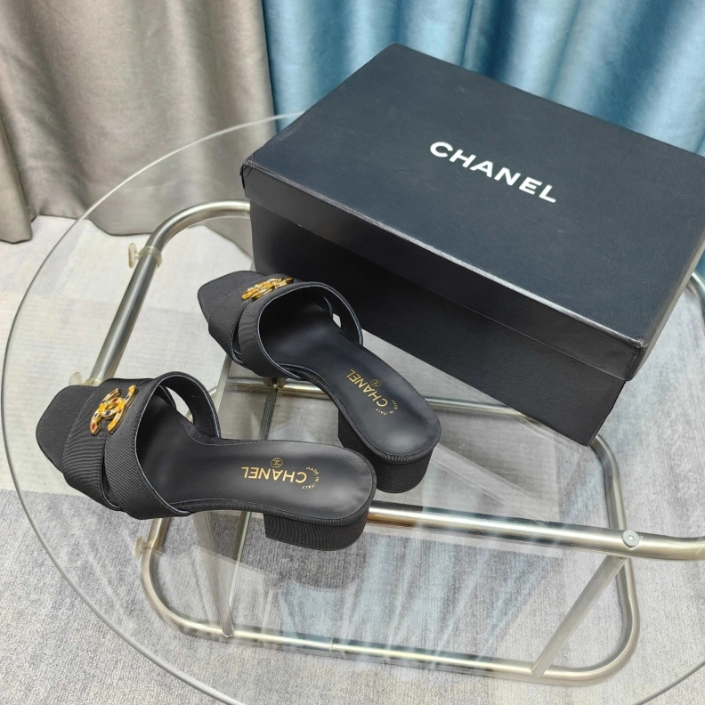 Chxnxl Slippers Refined 121801