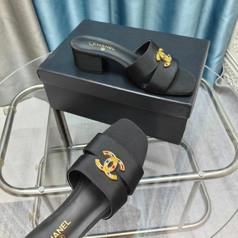 Chxnxl Slippers Refined 121801
