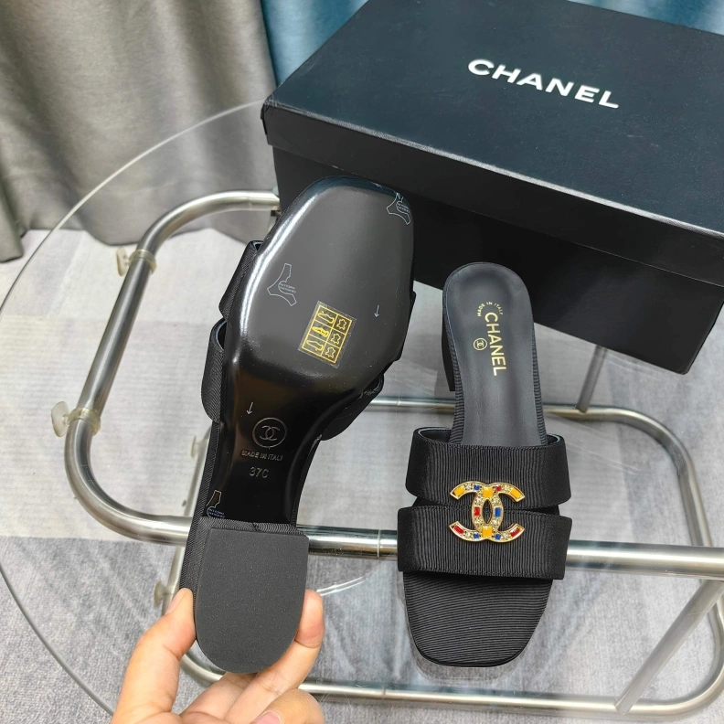 Chxnxl Slippers Refined 121801