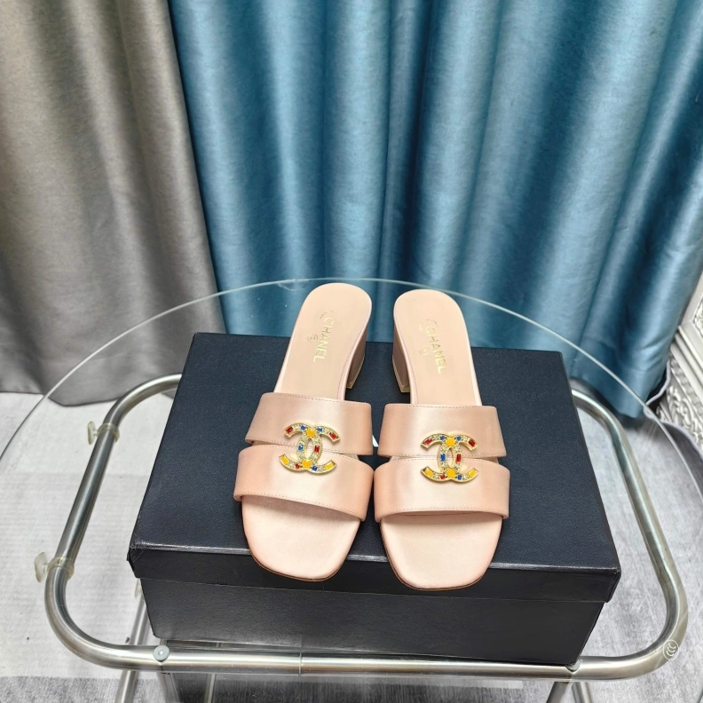 Chxnxl Slippers UrbanStyle 121820